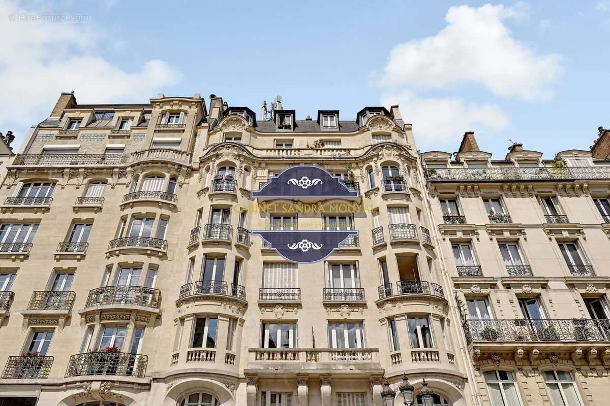 Appartement à PARIS-3E