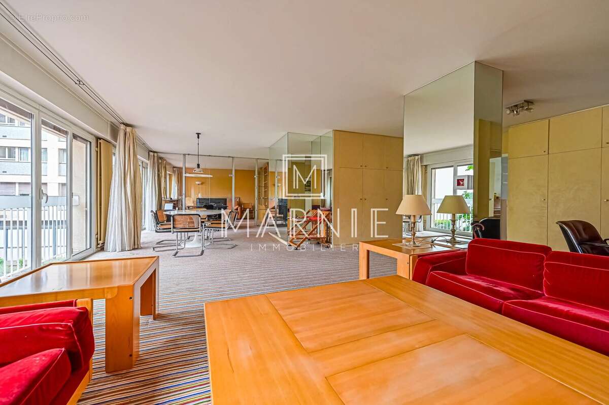 Appartement à PARIS-15E