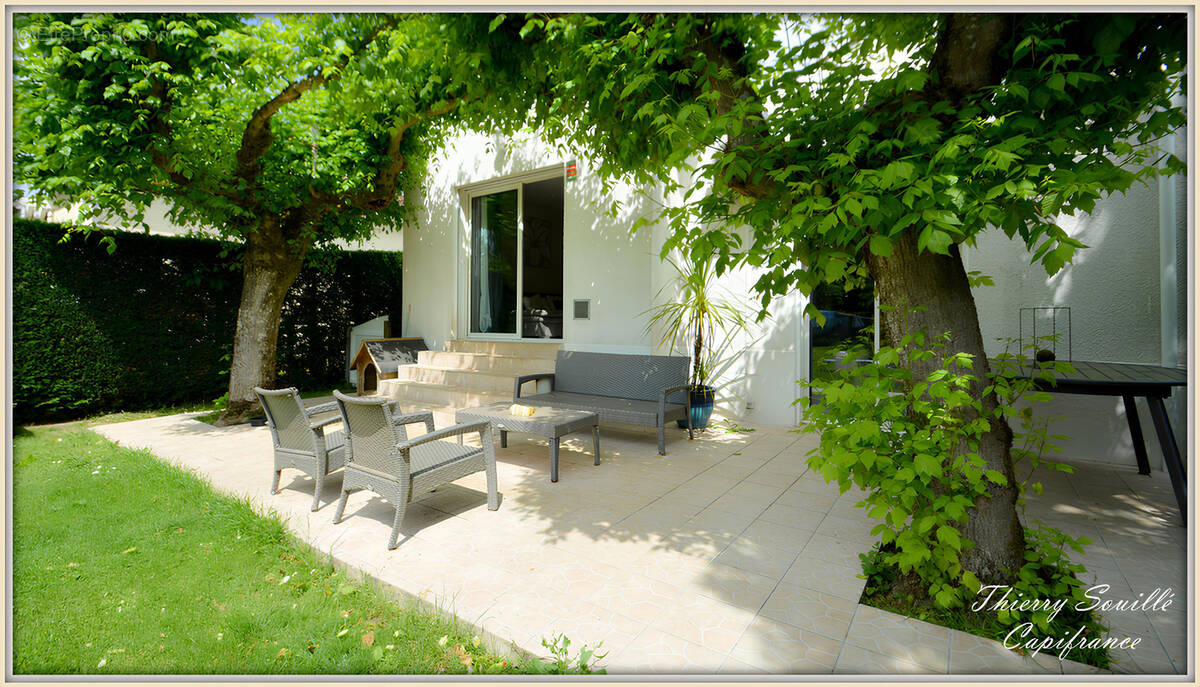 Maison à PINEUILH
