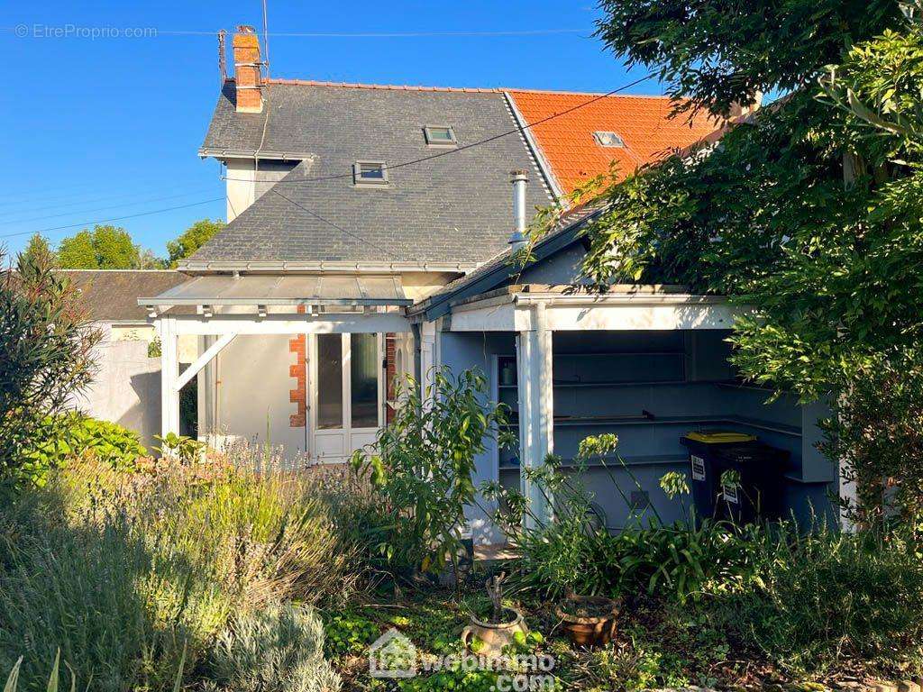 Maison située dans l&#039;hyper centre de Cholet avec un agréable jardin. - Maison à CHOLET