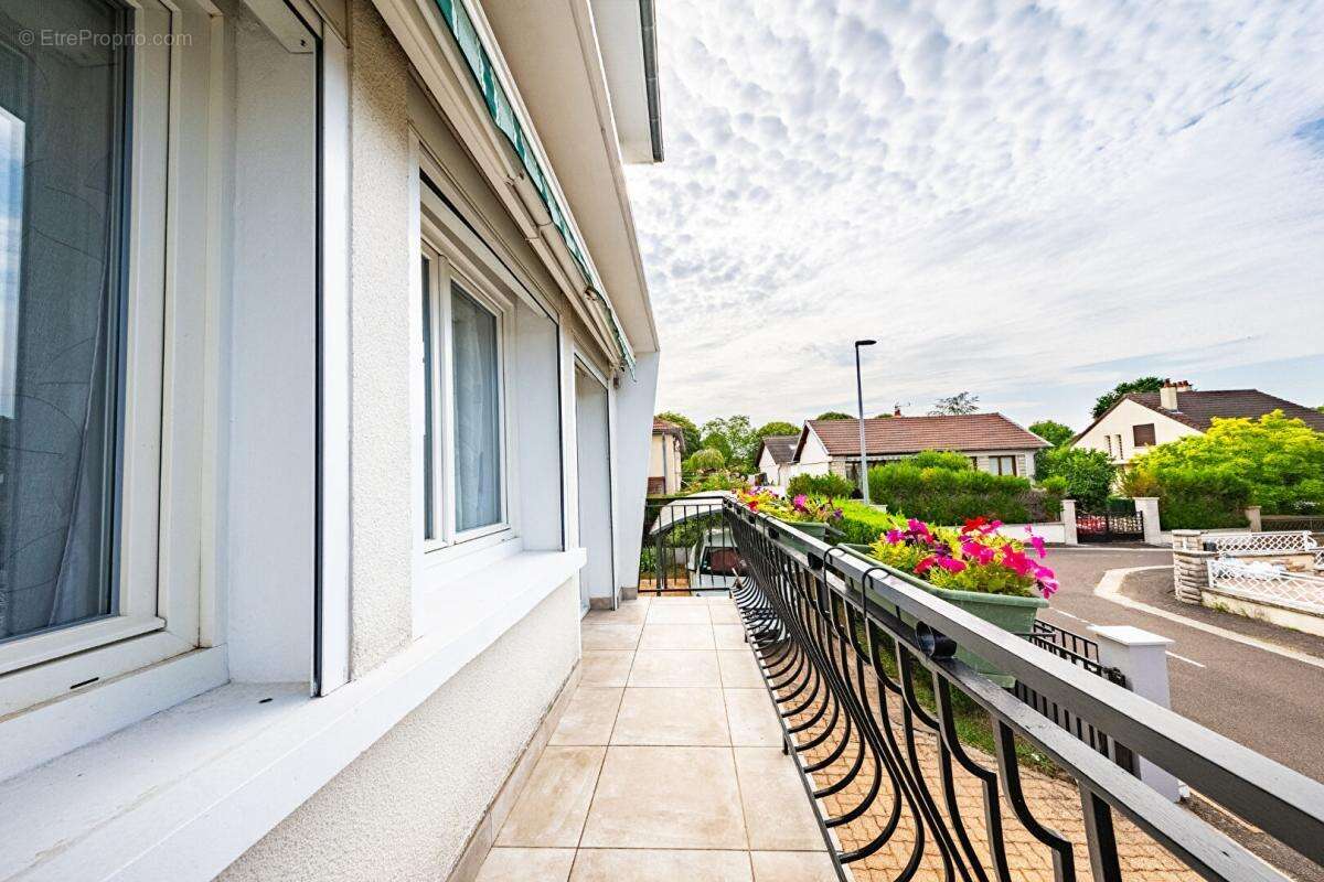 Neuilly-Crimolois - Maison T4 sur sous-sol complet avec jardin clos - photo 5