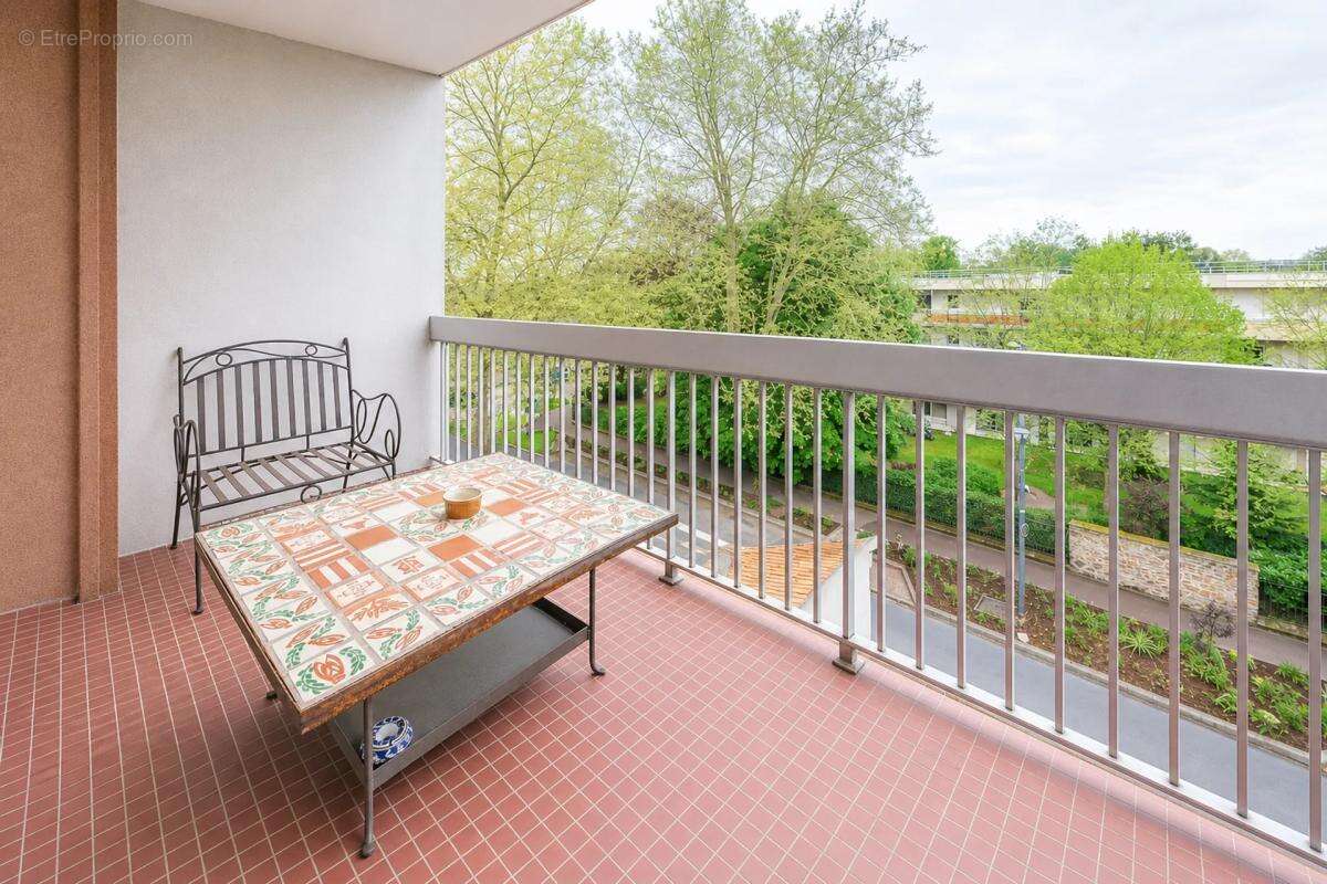 Appartement lumineux avec terrasse et parking - photo 3