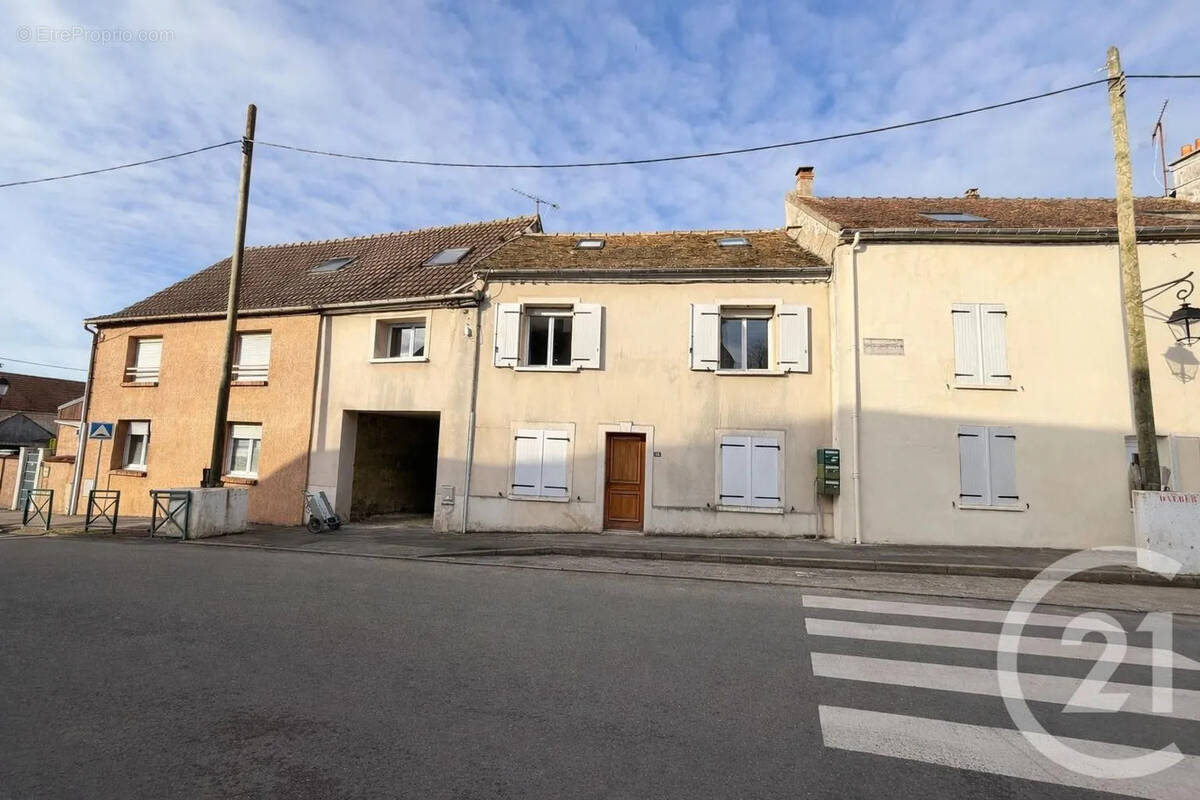 Appartement à LONGPERRIER