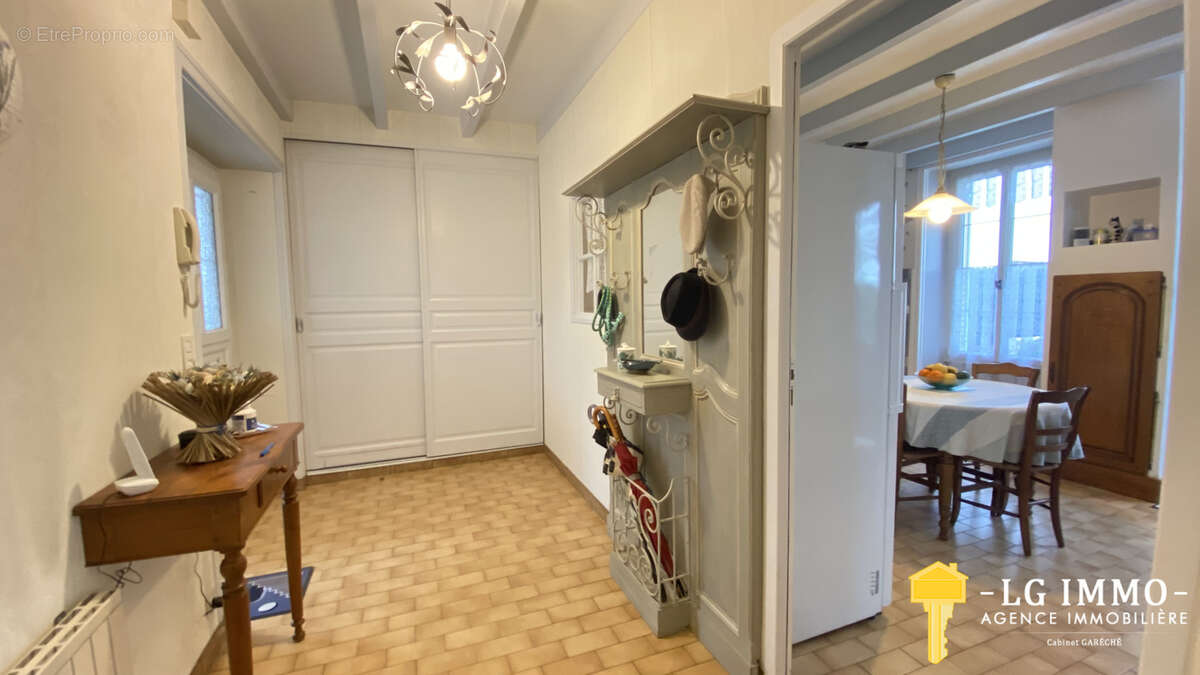 Maison à CHAMPAGNOLLES