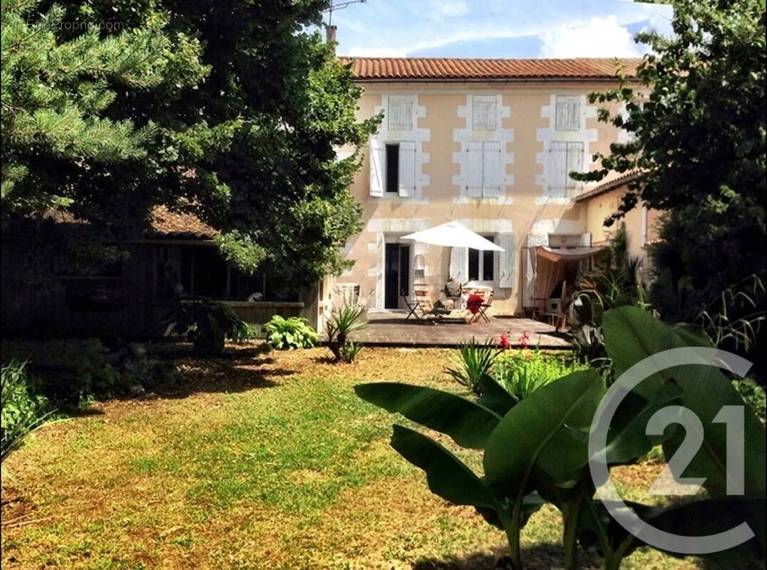 Maison à SAINT-YRIEIX-SUR-CHARENTE