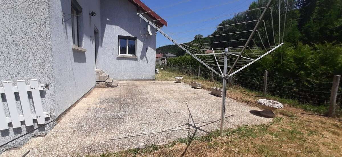 Maison à BIANS-LES-USIERS