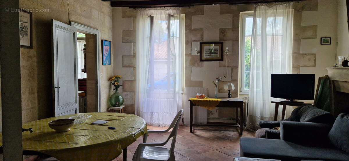 Maison à CUSSAC-FORT-MEDOC