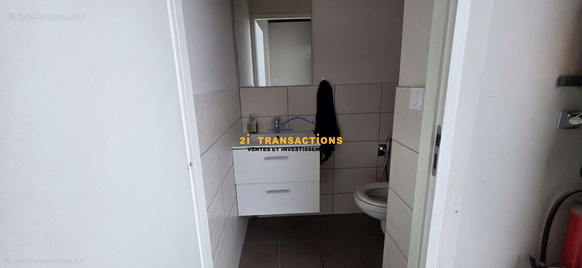 Commerce à SAINT-MARTIN-LA-PLAINE