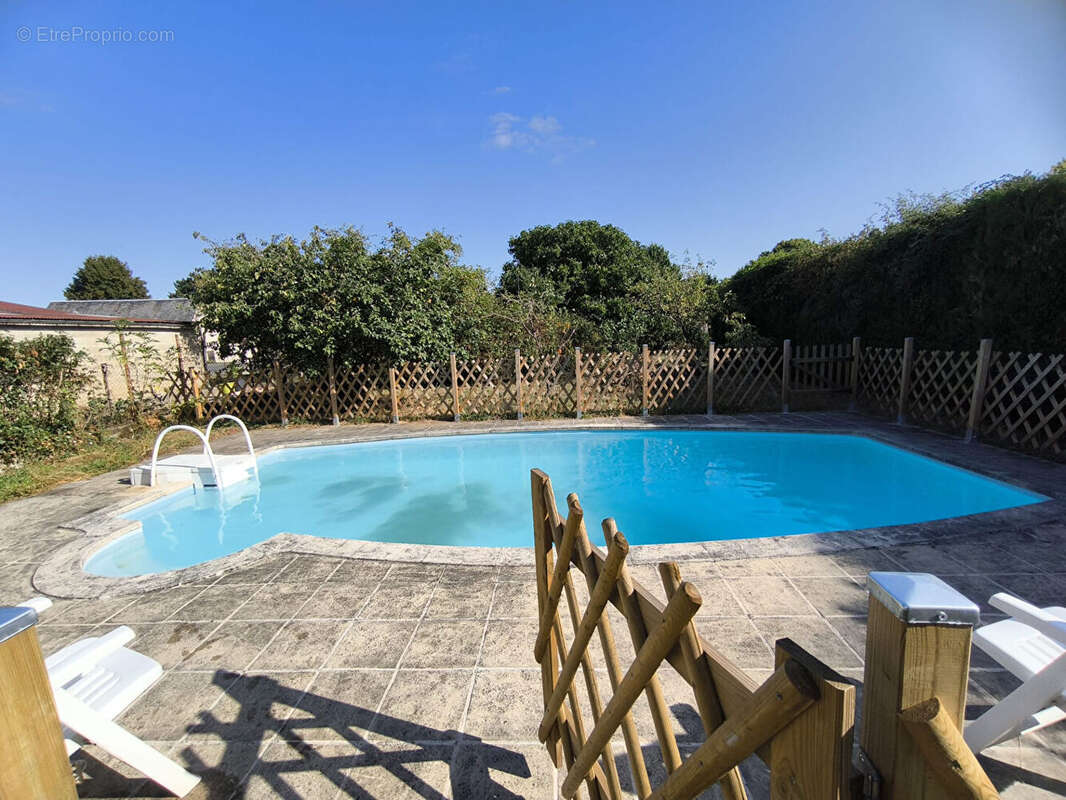 Maison à TOURNON-SAINT-PIERRE