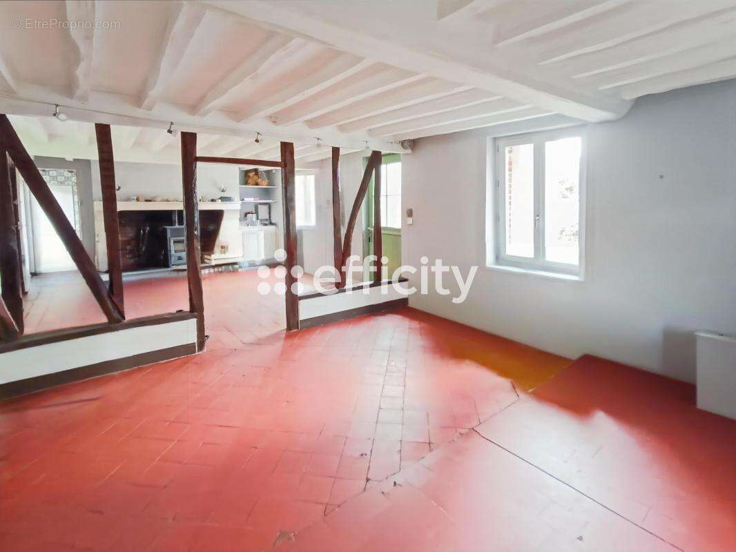 Maison à VANDRIMARE