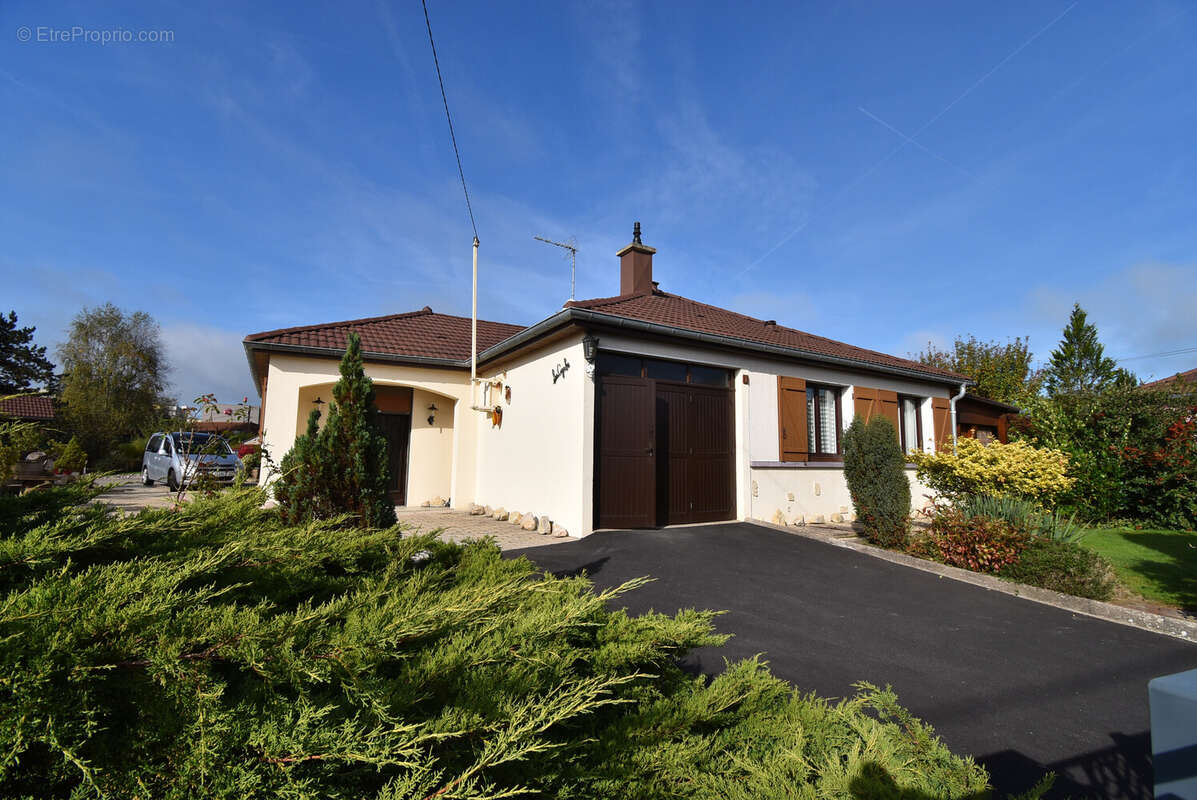 Maison à SAINT-LOUP-SUR-SEMOUSE