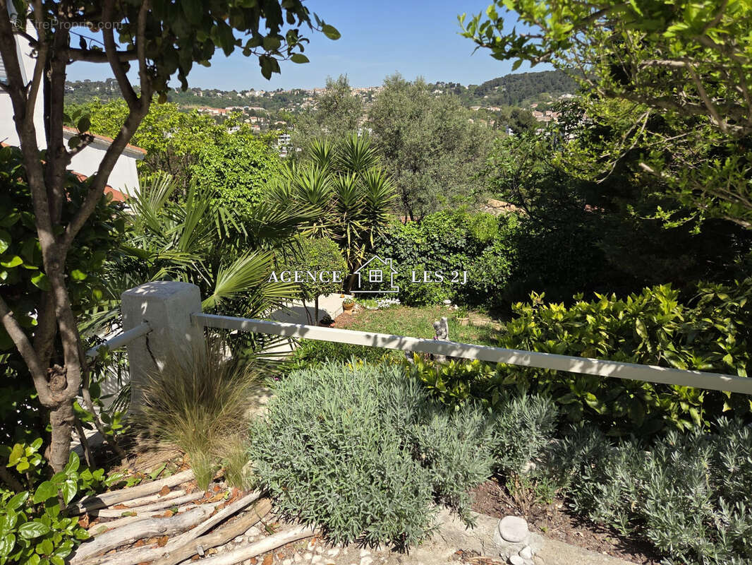Les Caillols   Marseille 11e   Villa 6 pièces de 119 m2 avec vue dégagée - photo 8