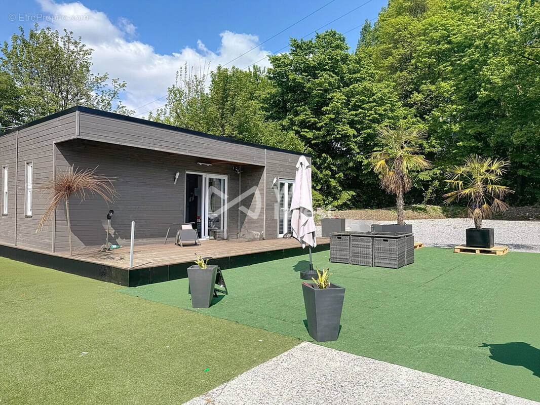 Commerce à BUIRONFOSSE