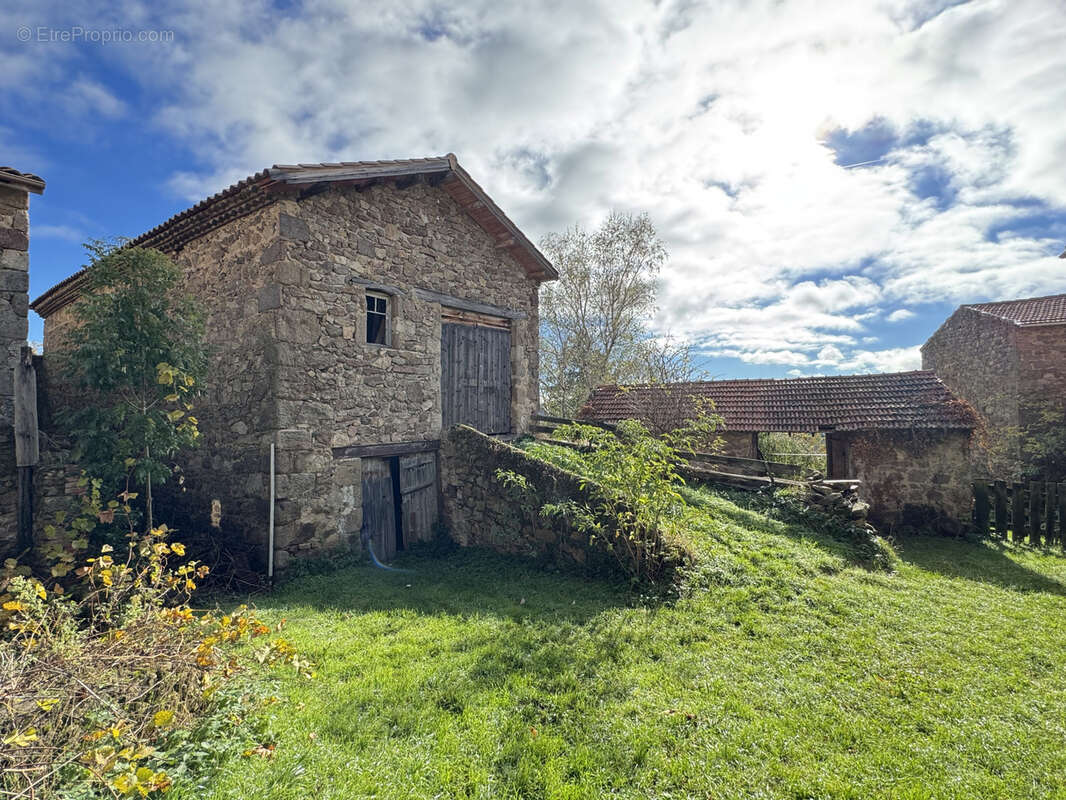Belle ferme ardechoise avec dependances - photo 16