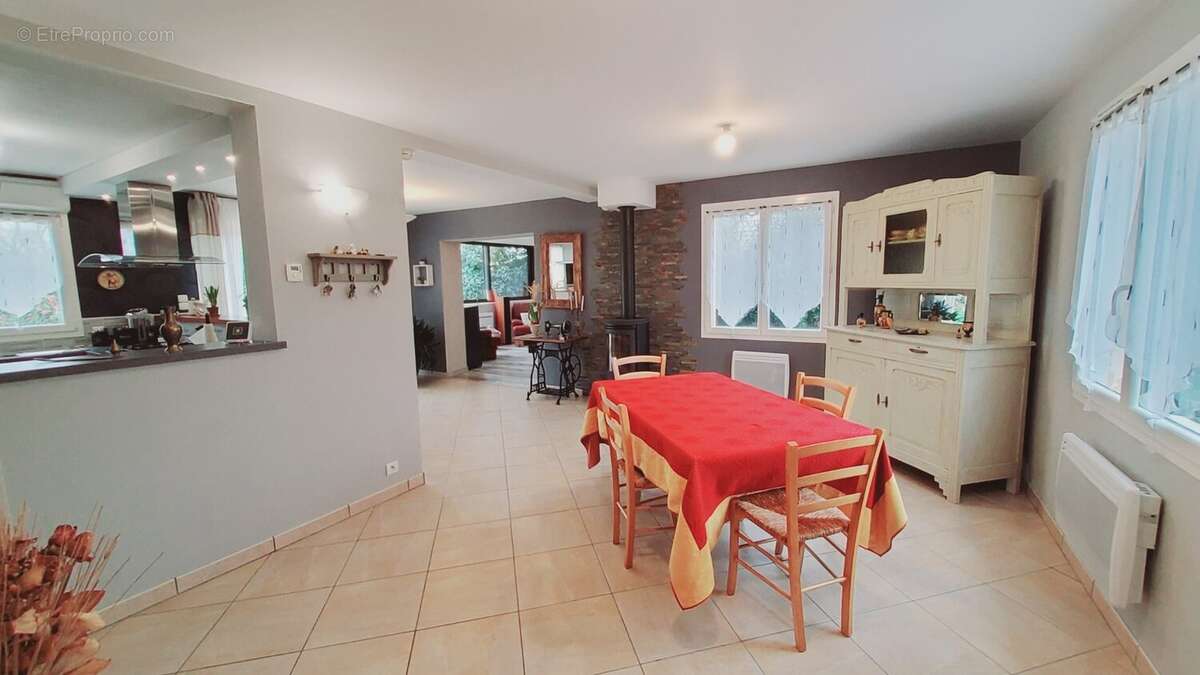 Maison à DERVAL