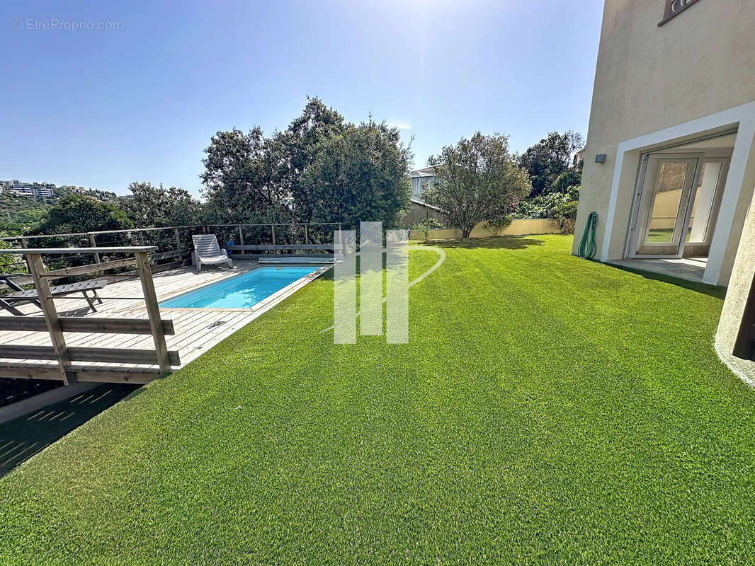 Appartement à SAINT-RAPHAEL