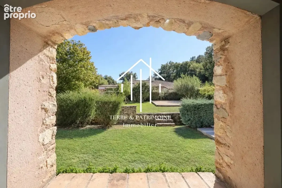 Maison de caractère aux accents provençaux – Volumes, charme et confort moderne - photo 8