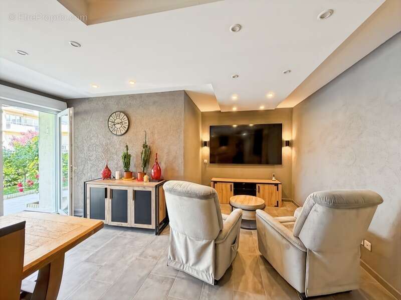Appartement à REIGNIER