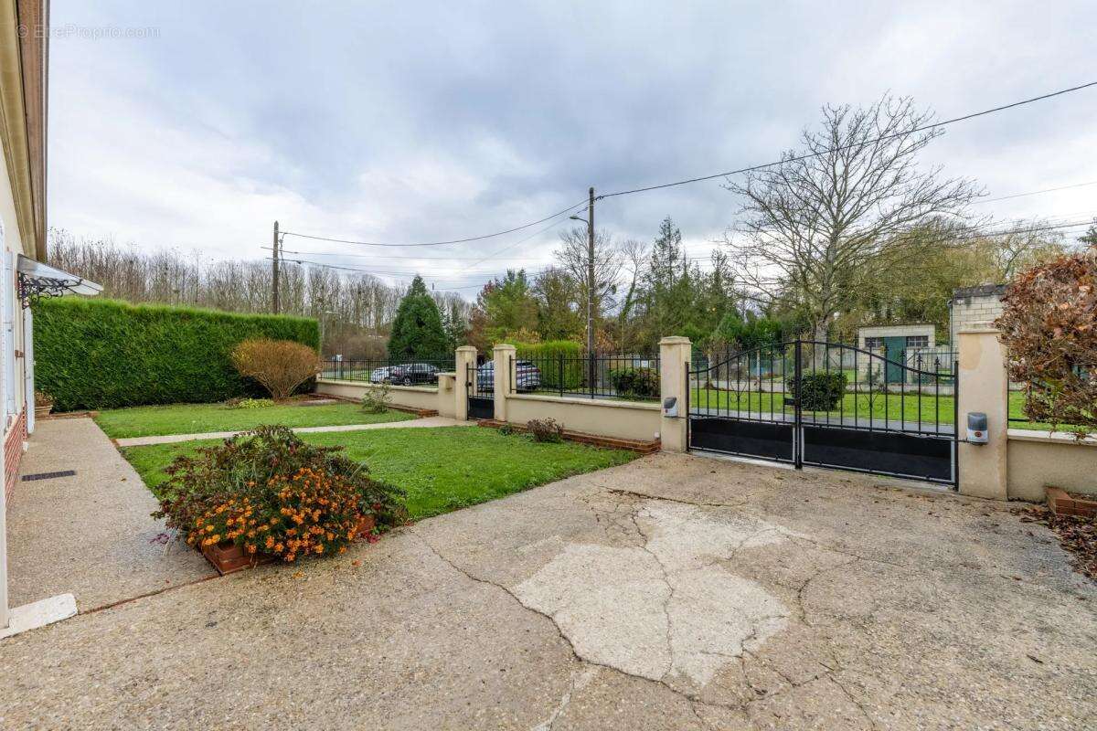 Maison à BALAGNY-SUR-THERAIN