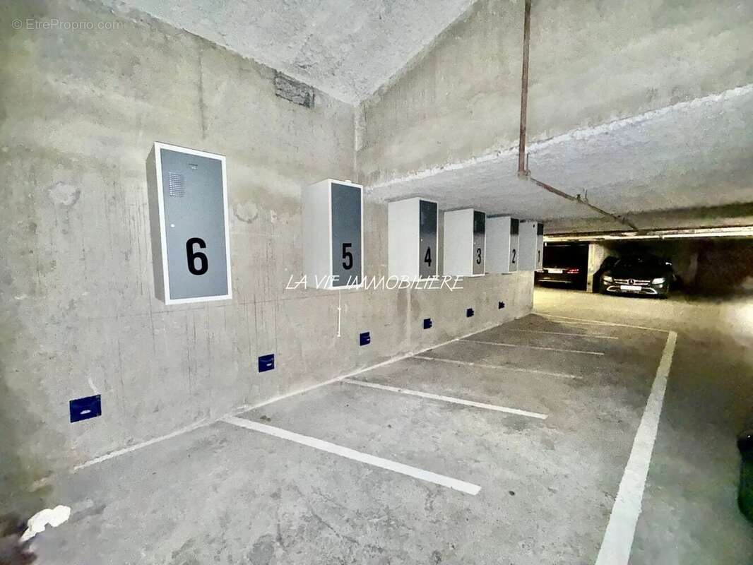 Parking à PARIS-5E