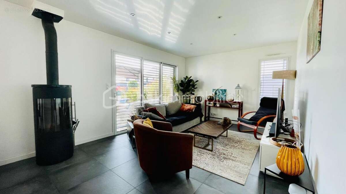 Maison à VERN-SUR-SEICHE