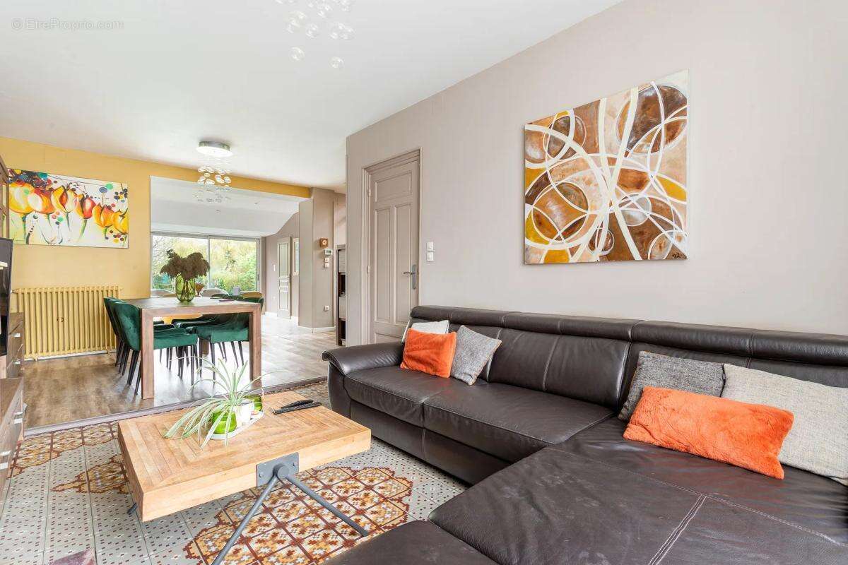 Maison à LA CHAPELLE-D'ARMENTIERES