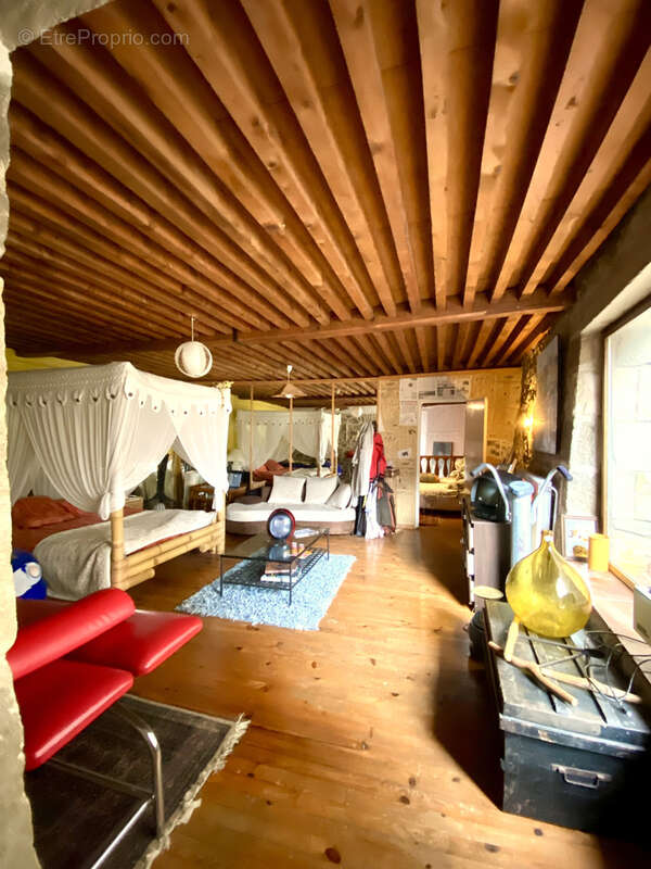 Maison à MONTPEYROUX