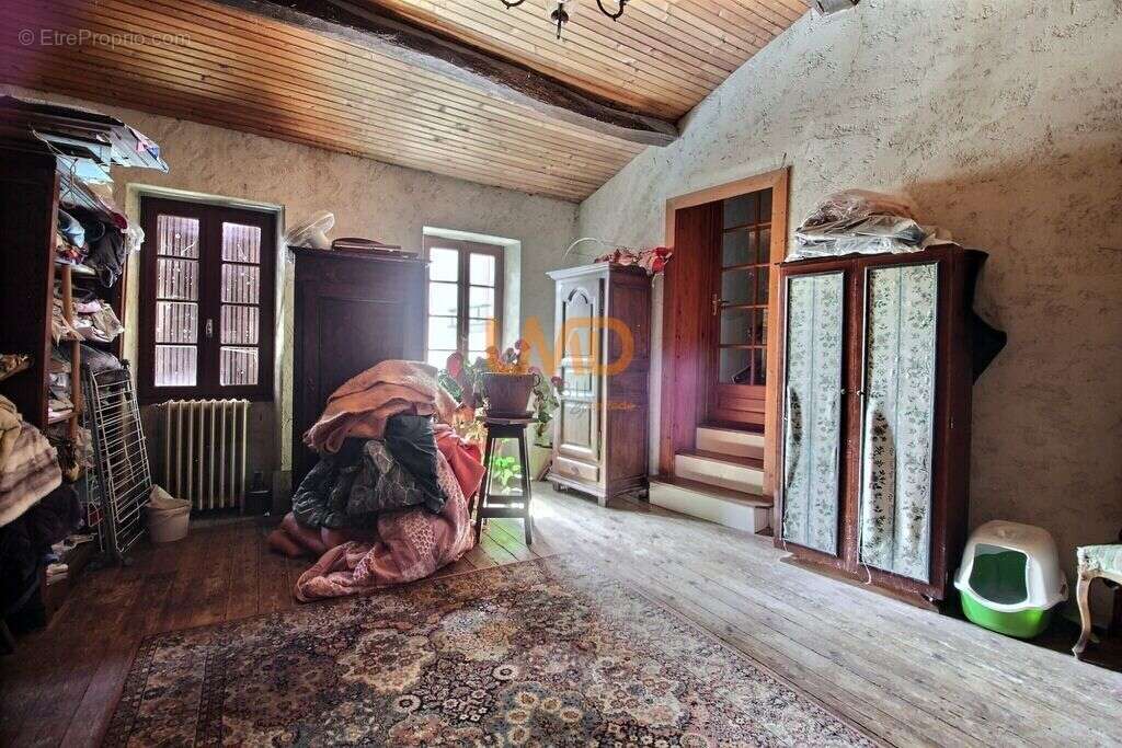 Maison à BAZAUGES