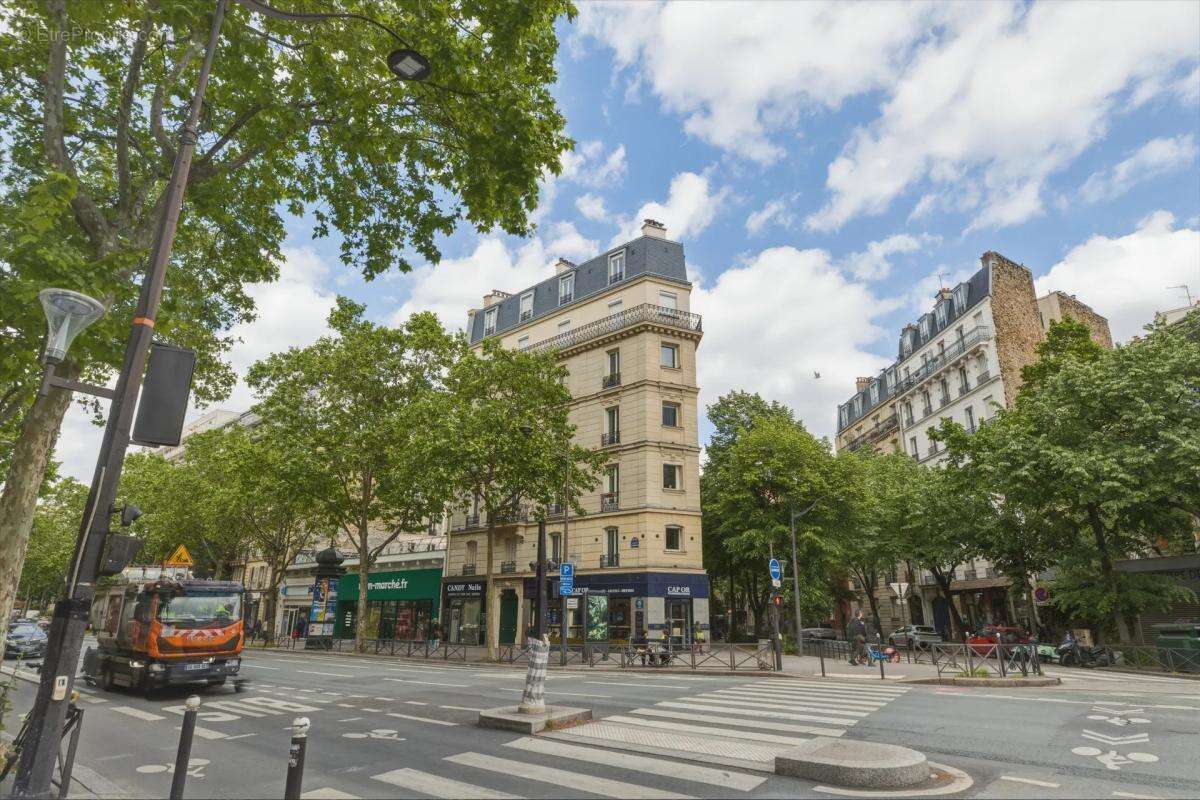Appartement à PARIS-14E