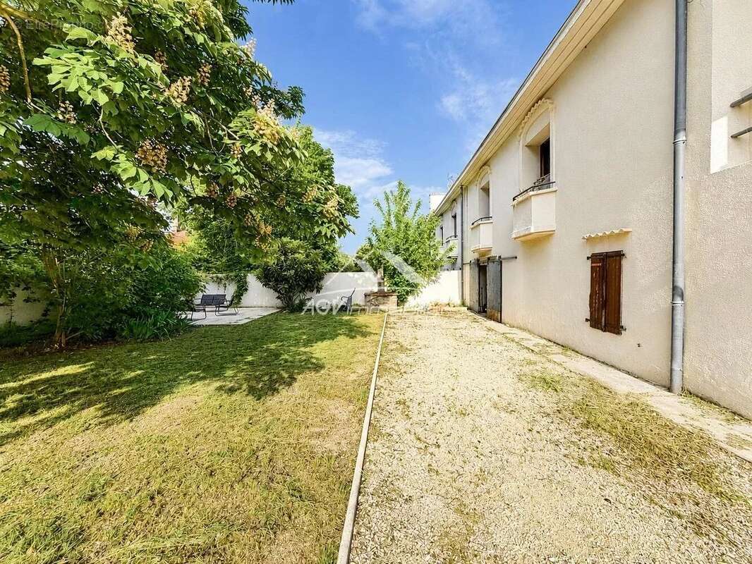 Maison à RIBAUTE-LES-TAVERNES