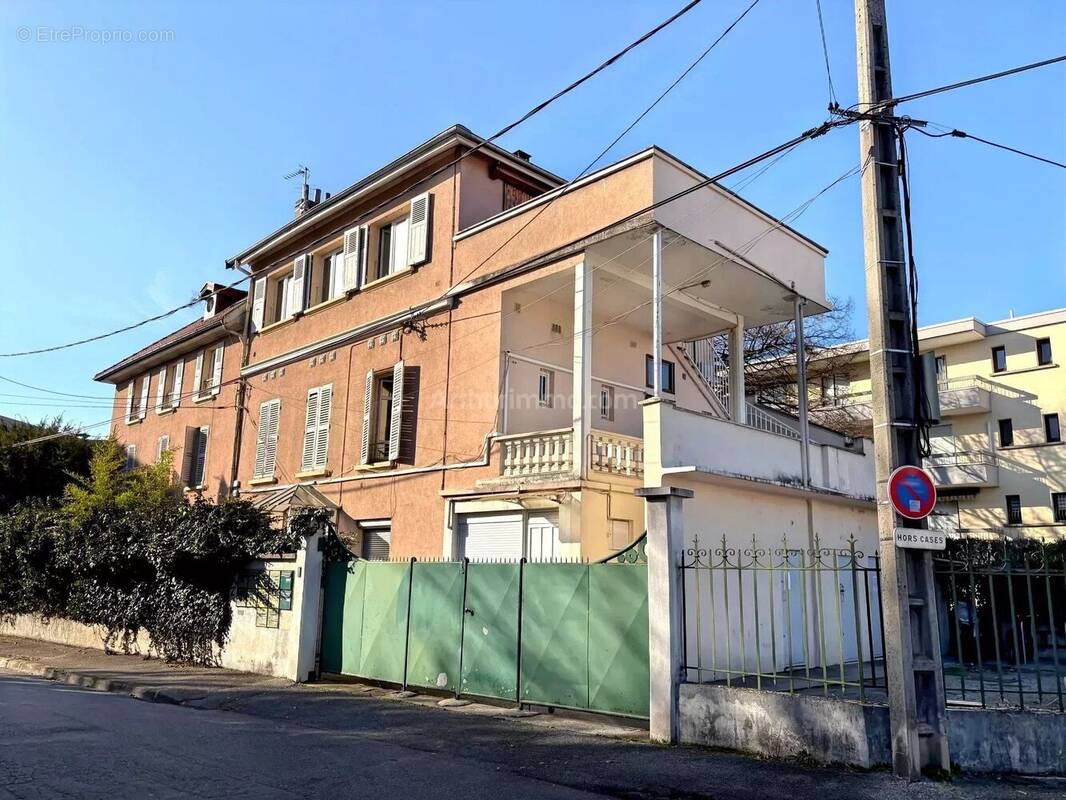 Appartement à SAINT-MARTIN-D'HERES
