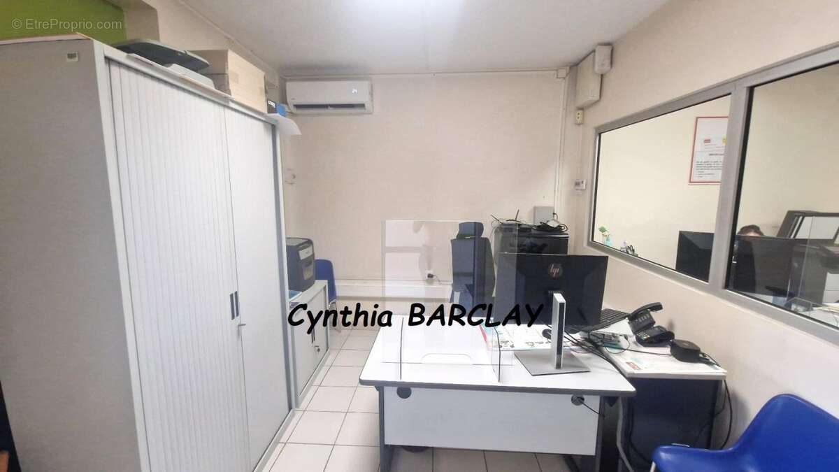 Commerce à RIVIERE-SALEE