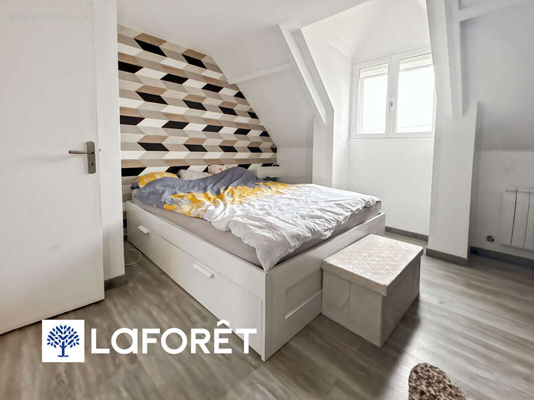 Maison à SAINTE-GENEVIEVE-DES-BOIS