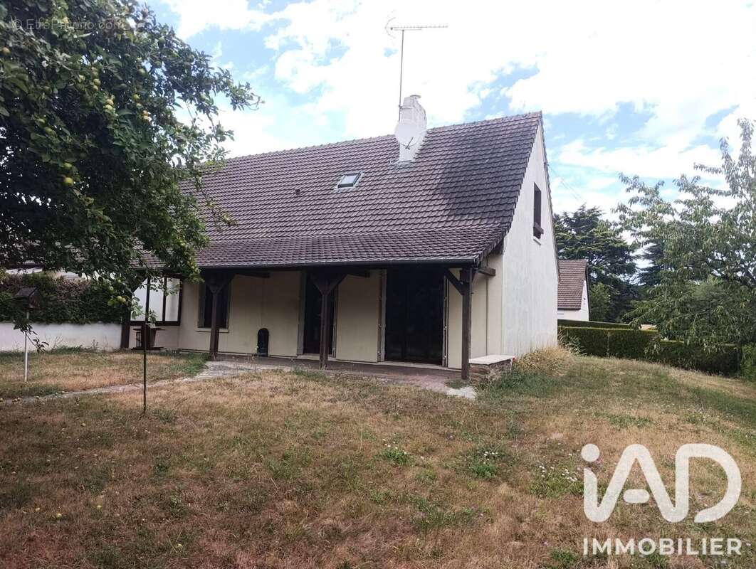 Maison 96 m² à Lucay-Le-Male  - photo 2