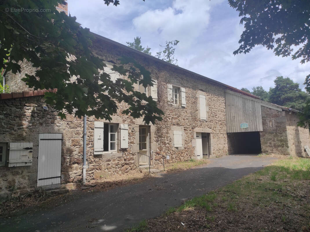 Ancienne ferme en pierres rénovée - photo 2
