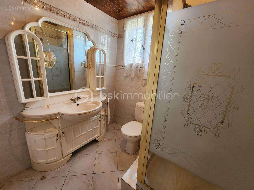 Maison à MONTELIMAR