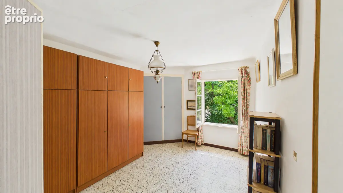Sauveterre - Maison familiale de caractère, 4 chambres et terrain arboré de 2 600 m² - photo 16