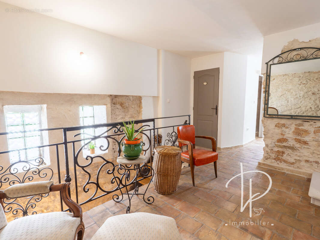 Maison à LA FARE-LES-OLIVIERS