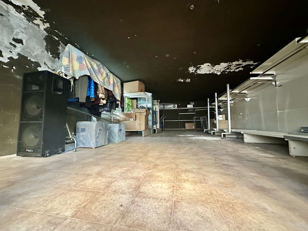 Commerce à PORT-SAINT-LOUIS-DU-RHONE