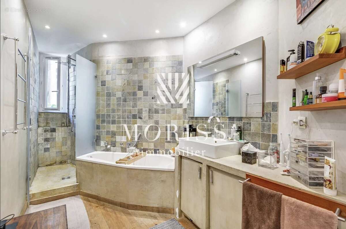 Appartement à NEUILLY-SUR-SEINE
