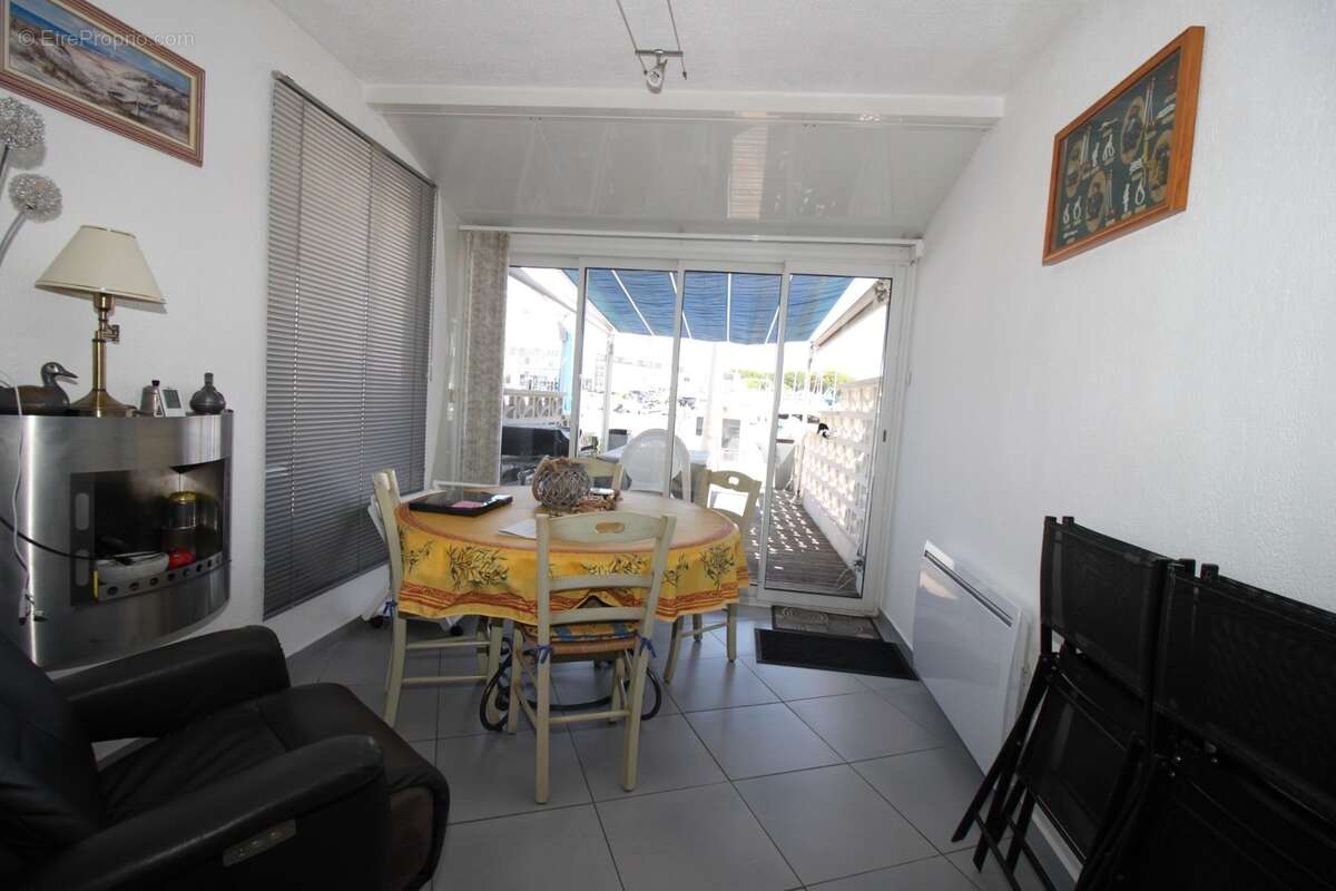 MARINA à vendre 2 pièces + cabine à PORT CAMARGUE (30) - photo 3