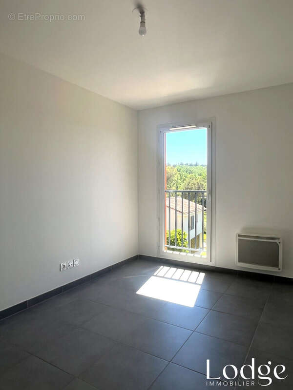 Appartement à CHATEAUNEUF-LE-ROUGE
