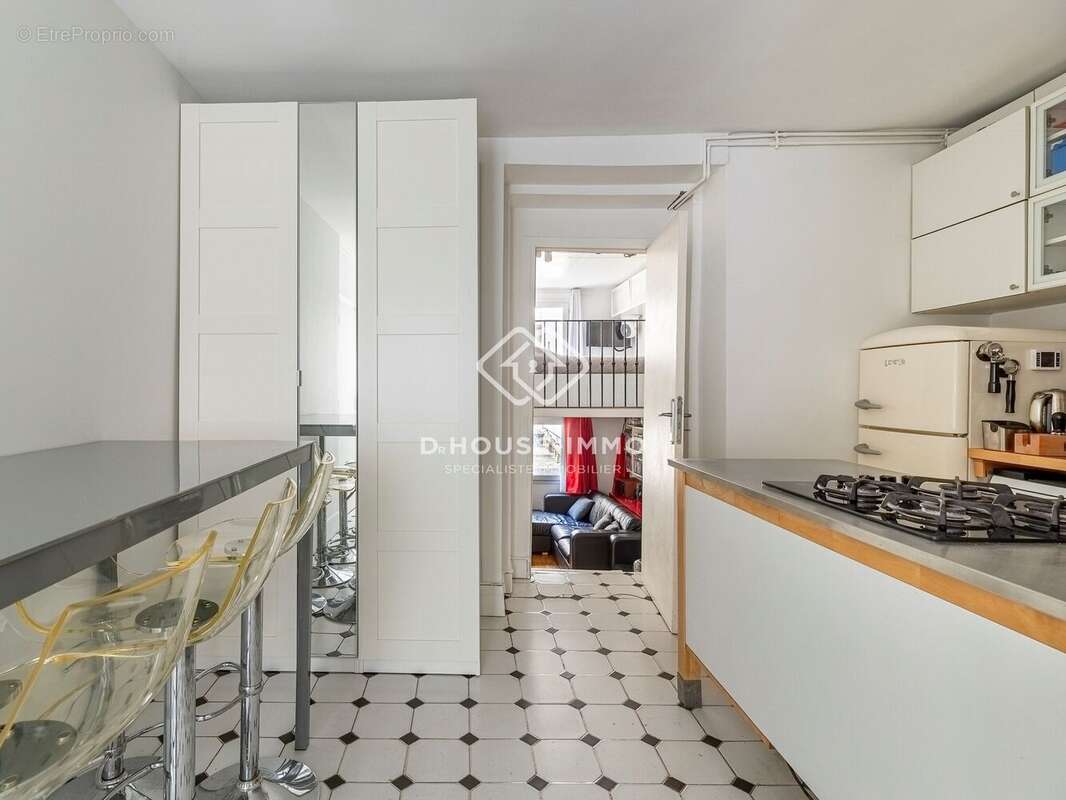 Appartement à PARIS-17E