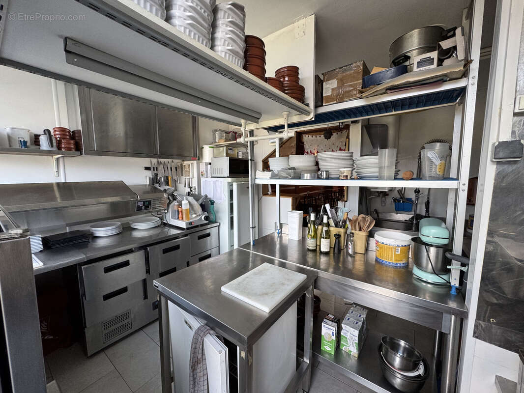 Commerce à SAINT-PONS