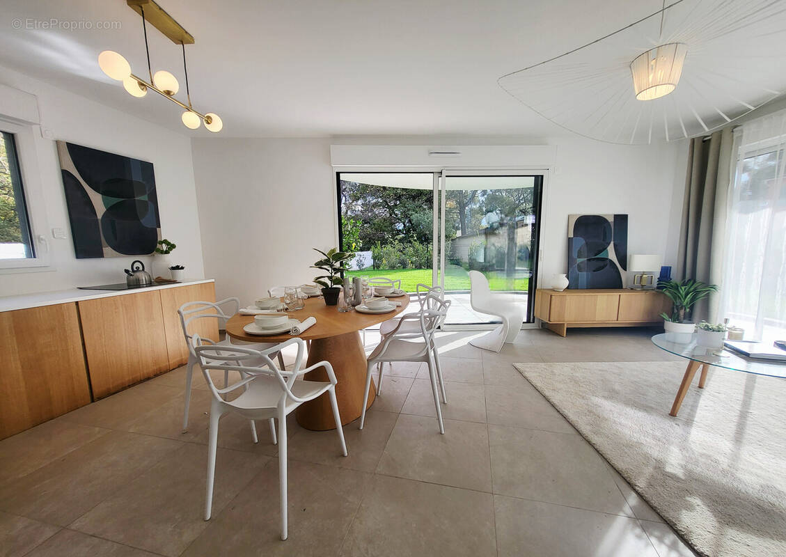 Appartement à VILLENEUVE-LOUBET