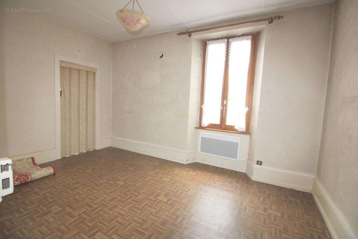 Appartement à PONT-DE-ROIDE
