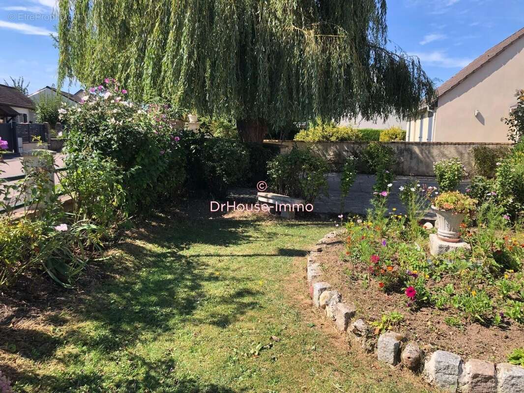 Maison à SAINT-PIERRE-DES-FLEURS