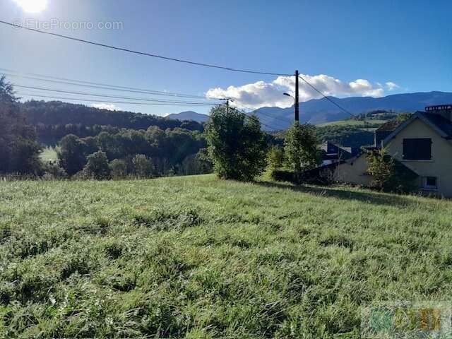 Terrain à bâtir d'une superficie de 1348 m² - photo 2