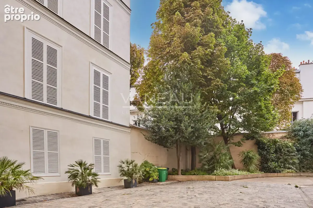 PARIS IX ème 2 pièces rue d'Aumale - photo 7