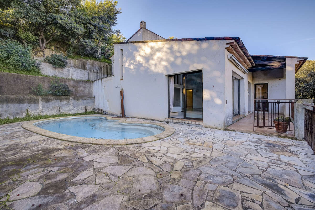 Maison à MANDELIEU-LA-NAPOULE